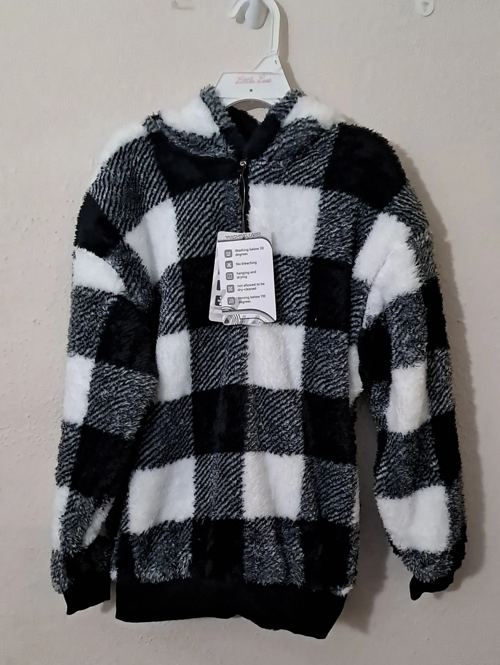 Girls Size 10 Black & White Check Plush Hoodie - Unbranded